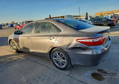 2015 Toyota Camry Le z USA, uszkodzony, nr VIN 4T1BF1FK9FU054044